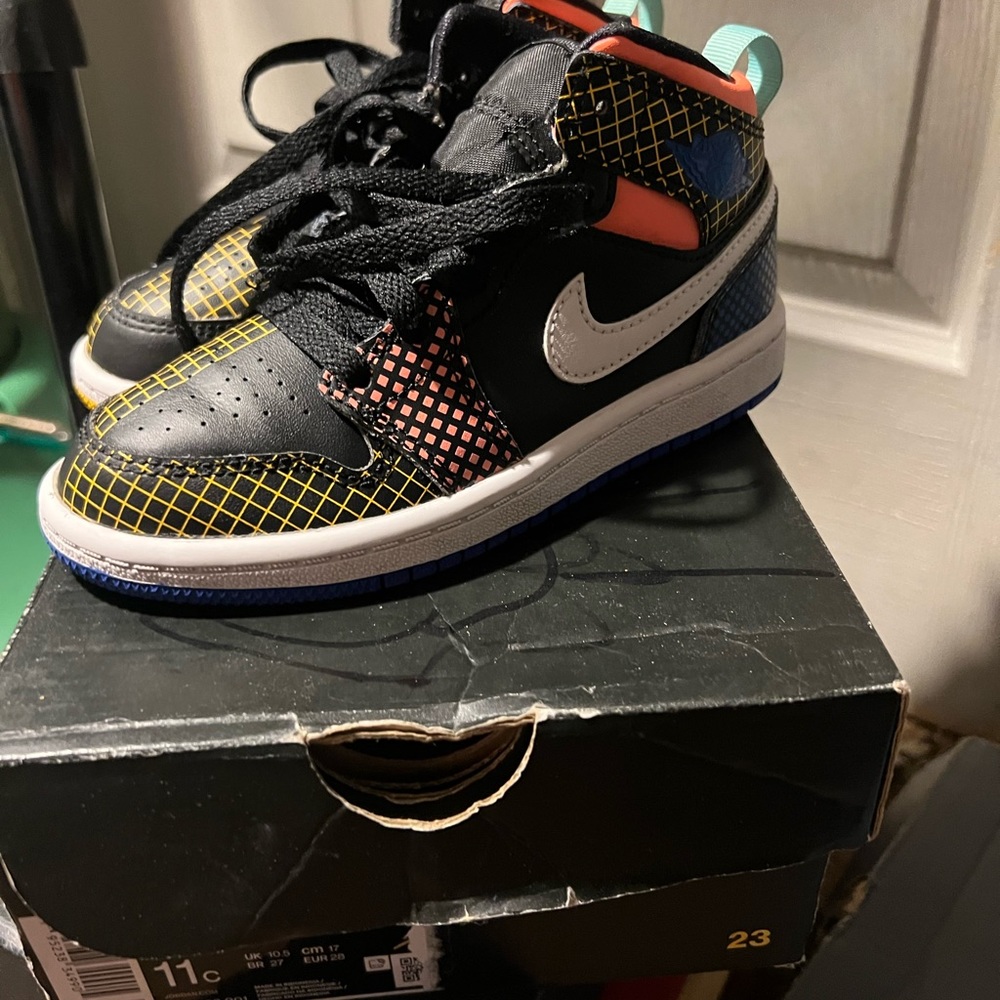 Toddler Boy shoe gently worn in good condition